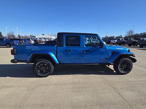 New 2026 Jeep Gladiator Willys image 7