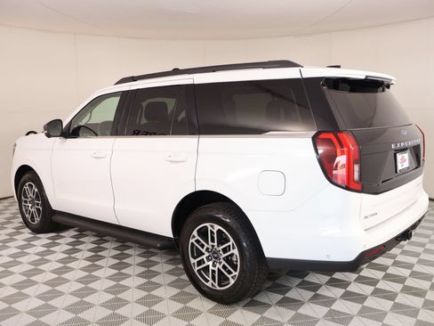 Used 2025 Ford Expedition Active AWD/4WD image 25