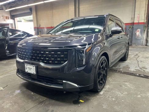 Used 2025 Kia Carnival SX Prestige image 7