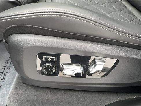 Used 2025 BMW X5 sDrive40i w/ M Sport Package RWD image 21
