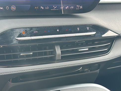 New 2025 Buick Enclave Sport Touring w/ Super Cruise Package image 25