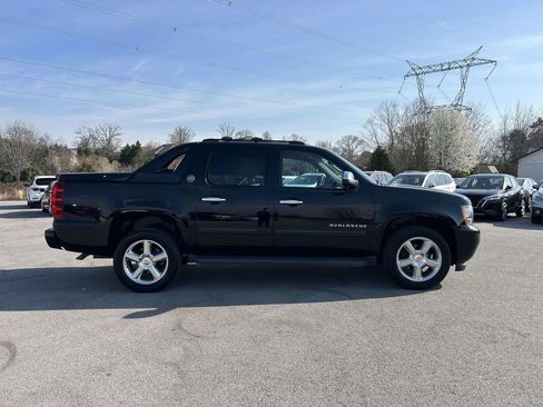 Used 2013 Chevrolet Avalanche LT w/ All-Star Edition RWD image 2