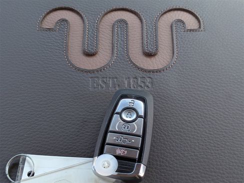 New 2025 Ford F350 King Ranch w/ Chrome Package image 34