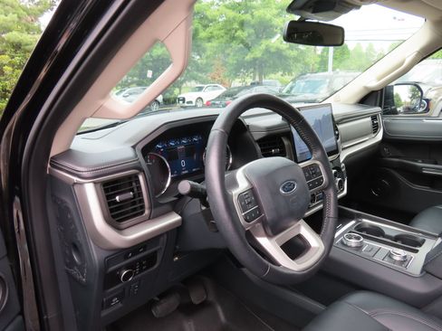 Used 2024 Ford Expedition Max XLT AWD/4WD image 14