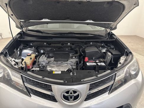 Used 2015 Toyota RAV4 LE FWD image 18