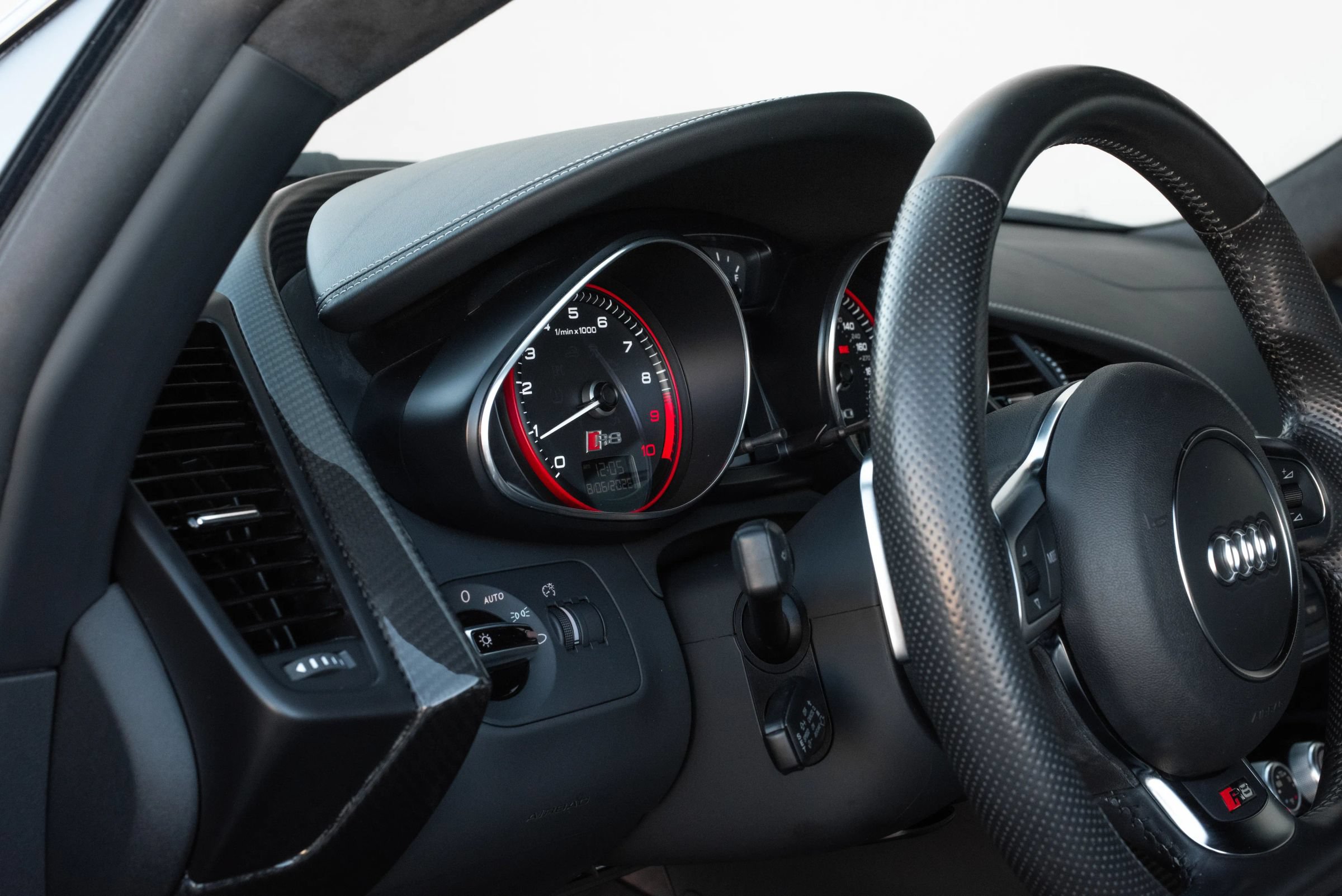Used 2014 Audi R8 V10 AWD/4WD image 13