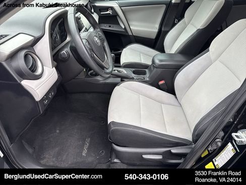 Used 2017 Toyota RAV4 XLE image 10