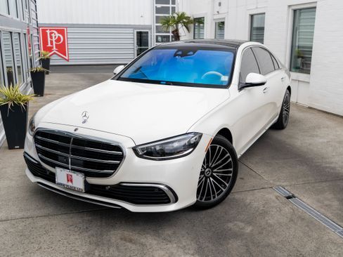 Used 2021 Mercedes-Benz S 580 4MATIC Sedan image 3