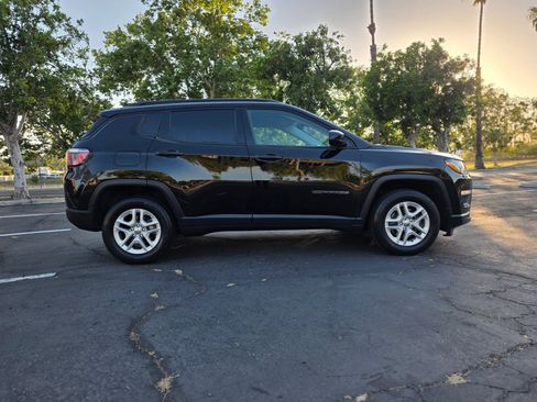 Used 2018 Jeep Compass Sport FWD image 4