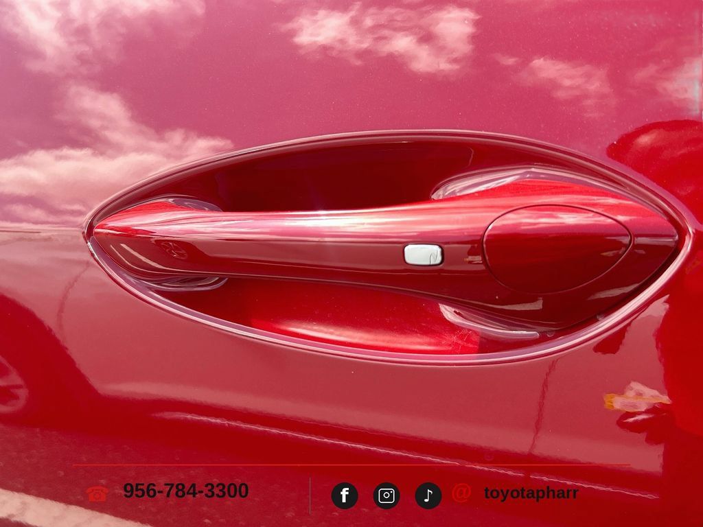 Used 2026 Chevrolet Trax RS w/ Driver Confidence Package FWD image 34