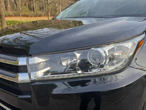 Used 2018 Toyota Highlander Limited image 31