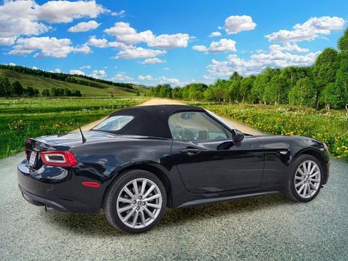Used 2018 FIAT 124 Spider Lusso w/ Convenience Group RWD image 6