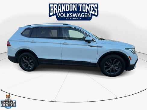 Used 2023 Volkswagen Tiguan SE w/ Panoramic Sunroof Package FWD image 10
