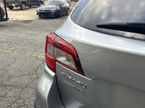 Used 2018 Subaru Outback 2.5i Limited w/ Popular Package #2 image 19