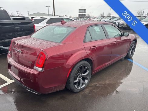 Used 2021 Chrysler 300 S image 8