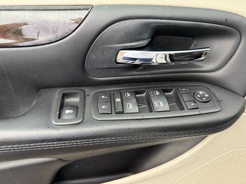 Used 2015 Dodge Grand Caravan SXT w/ Security Group image 17