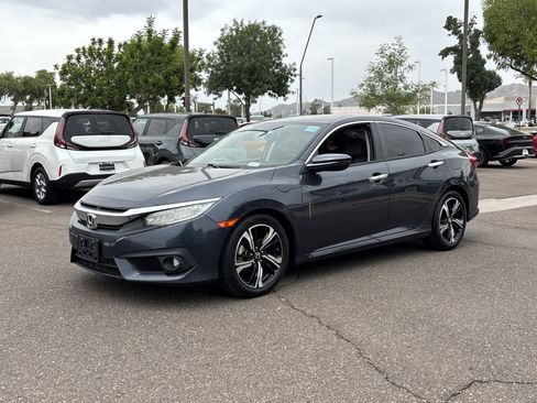 Used 2016 Honda Civic Touring image 2