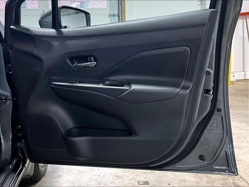 Used 2025 Nissan Versa SV w/ Trunk Package image 12