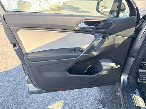Used 2020 Volkswagen Tiguan SE R-Line image 15
