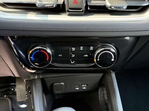 Certified 2025 Chevrolet TrailBlazer LT AWD/4WD image 17
