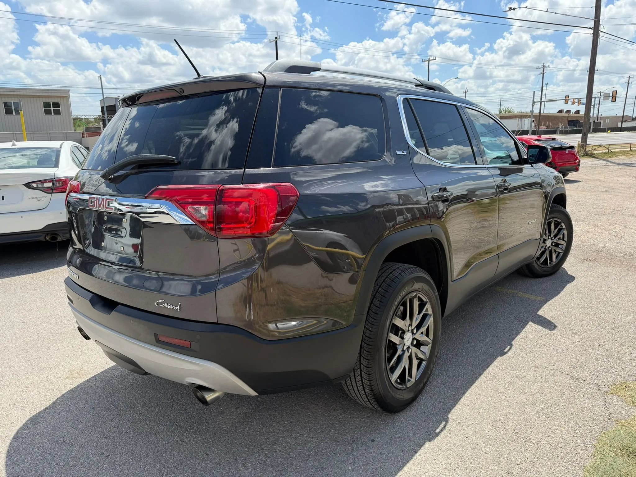 Used 2017 GMC Acadia SLT FWD image 3