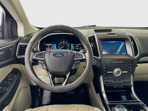 Used 2020 Ford Edge Titanium w/ Equipment Group 301A AWD/4WD image 17
