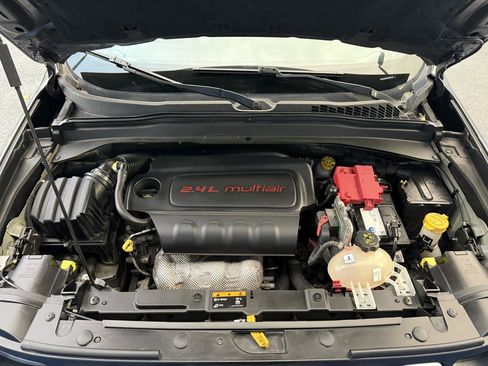 Used 2019 Jeep Renegade Sport image 26