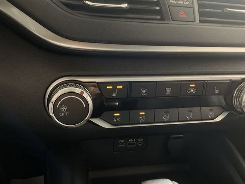 Used 2019 Nissan Altima 2.5 SR w/ SR Premium Package AWD/4WD image 4
