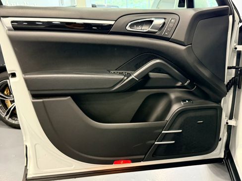 Used 2017 Porsche Cayenne S Platinum w/ Premium Package Plus (Pjy) AWD/4WD image 29