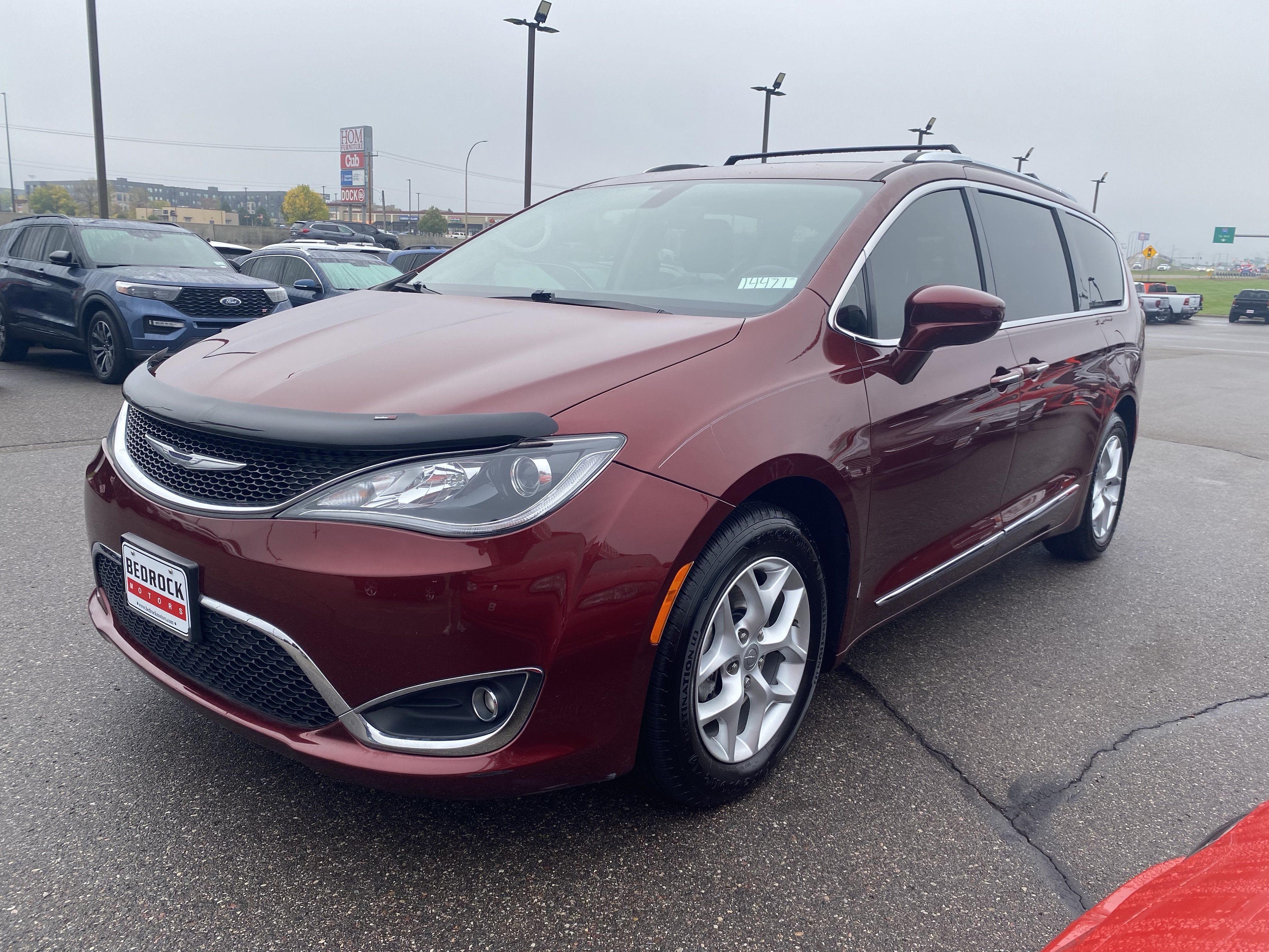 Used 2018 Chrysler Pacifica Touring-L Plus w/ Tire & Wheel Group FWD image 4