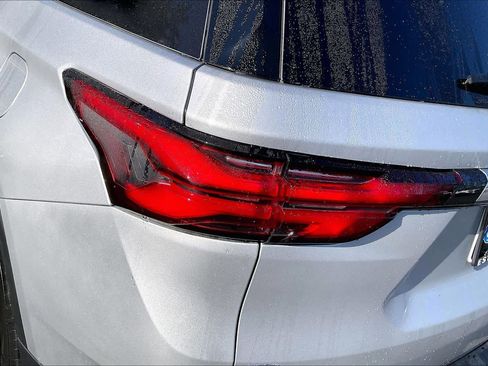 Certified 2022 Chevrolet Traverse LT image 28