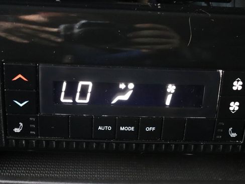 Used 2024 Jeep Wagoneer Series II AWD/4WD image 23