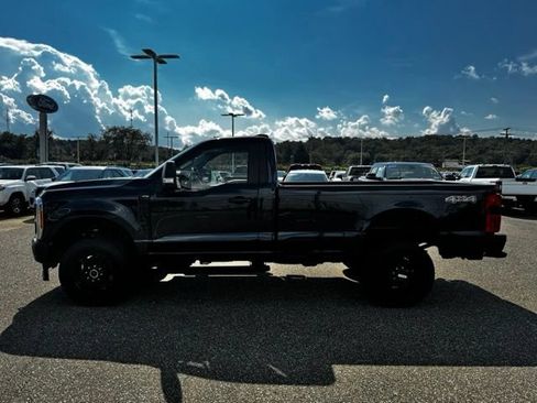 Used 2023 Ford F250 XL w/ STX Appearance Package AWD/4WD image 4