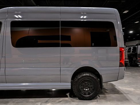 Used 2023 Mercedes-Benz Sprinter 2500 image 8
