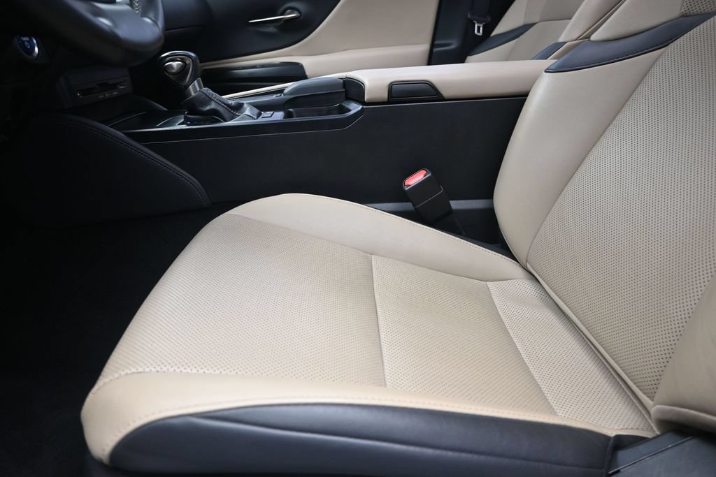 Certified 2021 Lexus ES 300h w/ Accessory Package FWD image 13