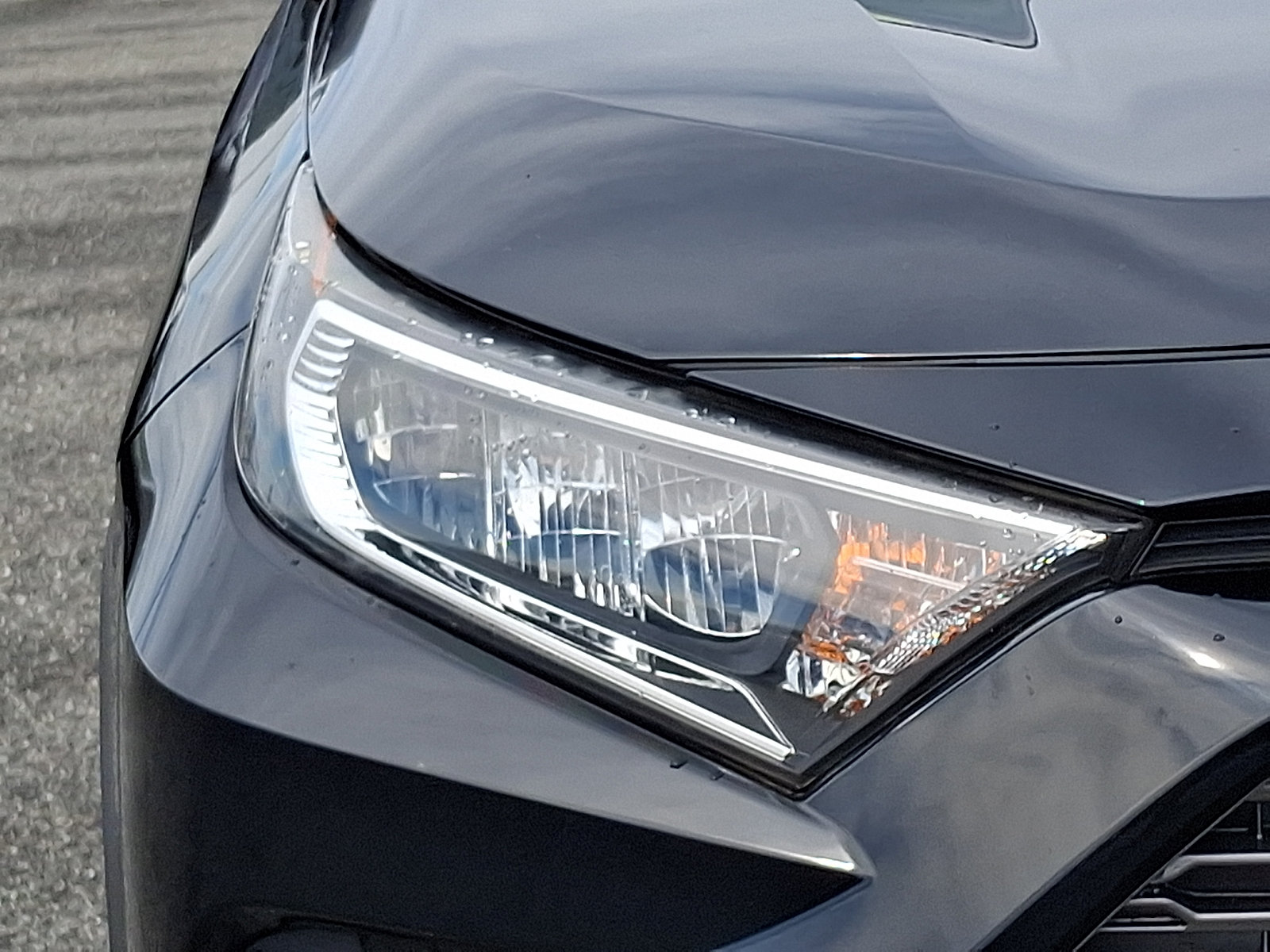 Used 2019 Toyota RAV4 Limited w/ Advanced Technology Package AWD/4WD image 10
