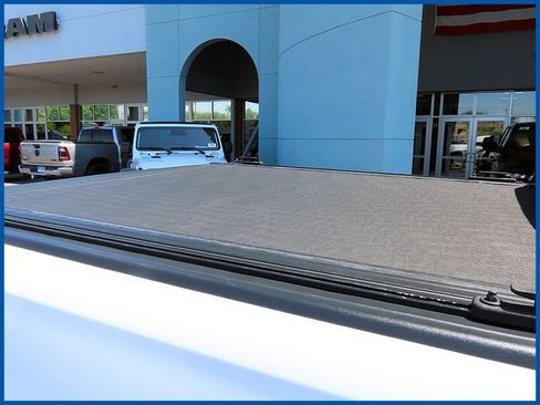 Used 2022 RAM 1500 Limited w/ Body Color Bumper Group AWD/4WD image 14