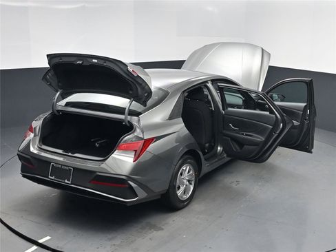 New 2026 Hyundai Elantra SE image 26