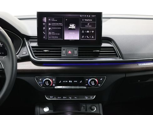 Used 2024 Audi Q5 2.0T Prestige w/ Prestige Package AWD/4WD image 19