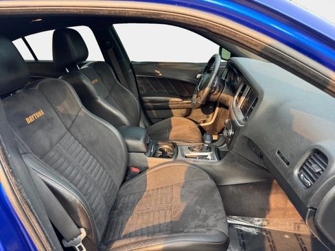 Used 2018 Dodge Charger R/T RWD image 10