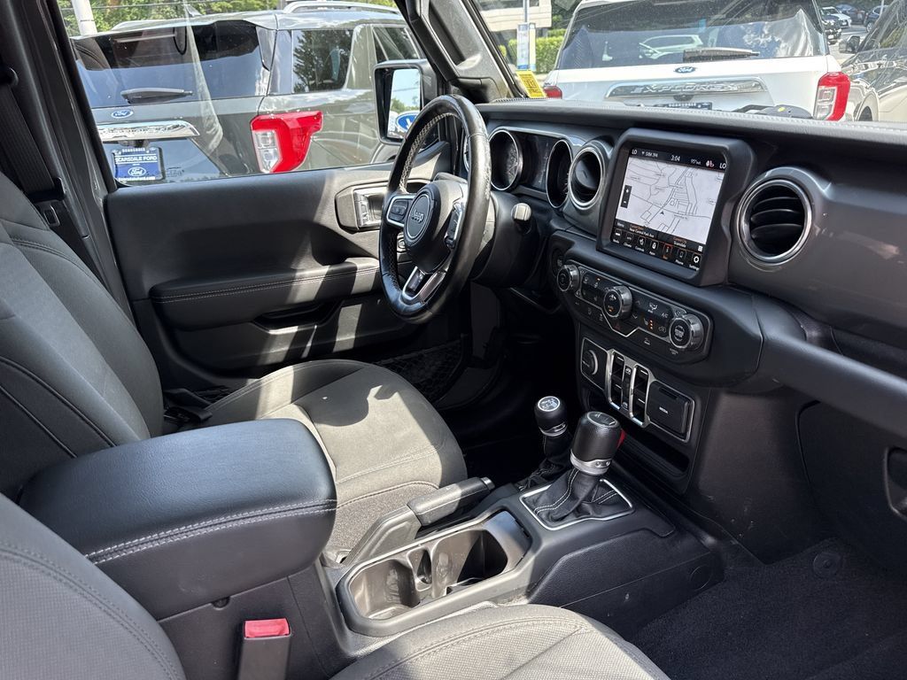 Used 2021 Jeep Wrangler Unlimited Sahara AWD/4WD image 27