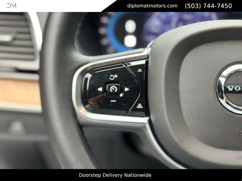 Used 2023 Volvo XC90 B6 Plus image 33