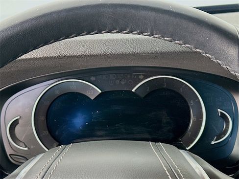 Used 2019 BMW 540i xDrive w/ Premium Package image 12