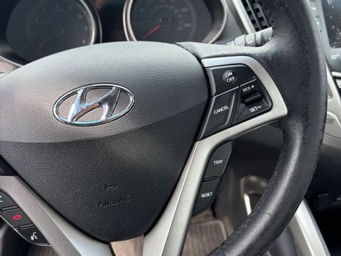 Used 2012 Hyundai Veloster w/ Style Pkg FWD image 28