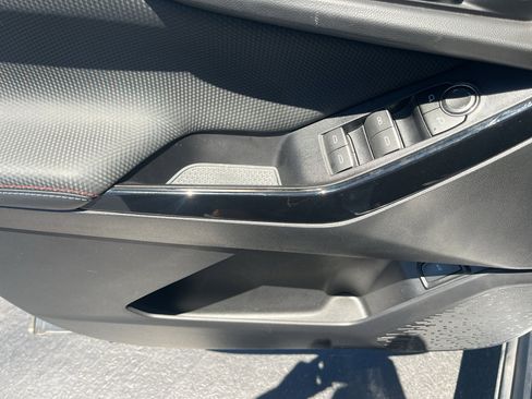 Used 2025 Chevrolet Equinox RS FWD image 11