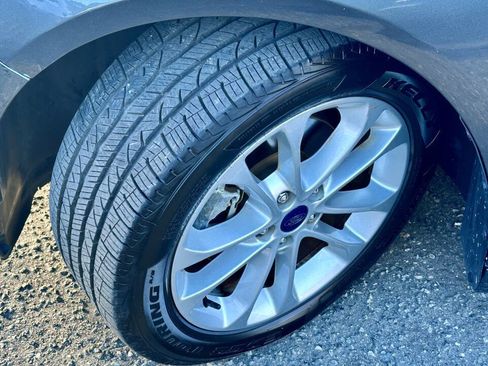 Used 2019 Ford Fusion SE image 30