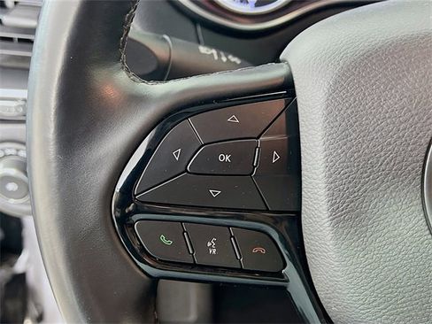 Used 2020 Jeep Cherokee Latitude Plus image 13