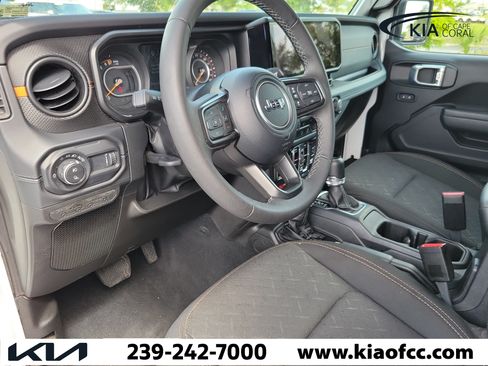 Used 2026 Jeep Gladiator Mojave AWD/4WD image 26