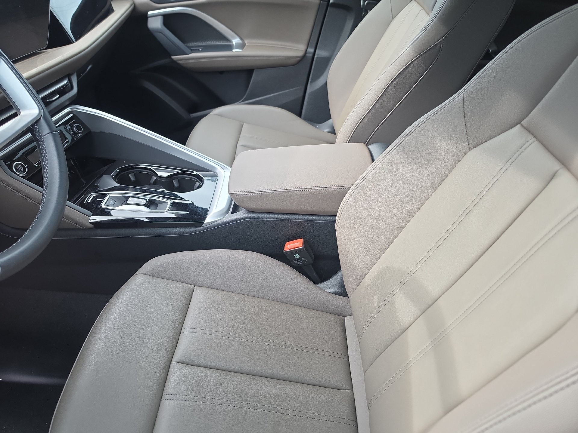Certified 2025 Audi Q5 Premium w/ Convenience Package AWD/4WD image 10