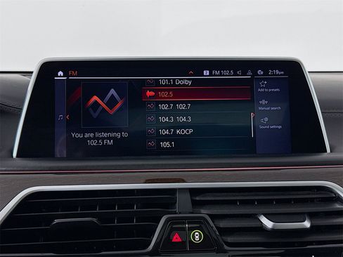 Used 2021 BMW 750i xDrive w/ Executive Package image 15